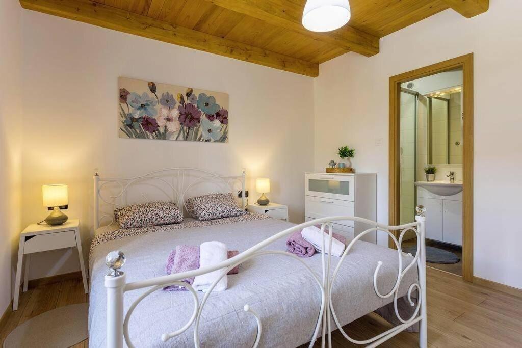 House Kristina **** Villa Burići Kültér fotó