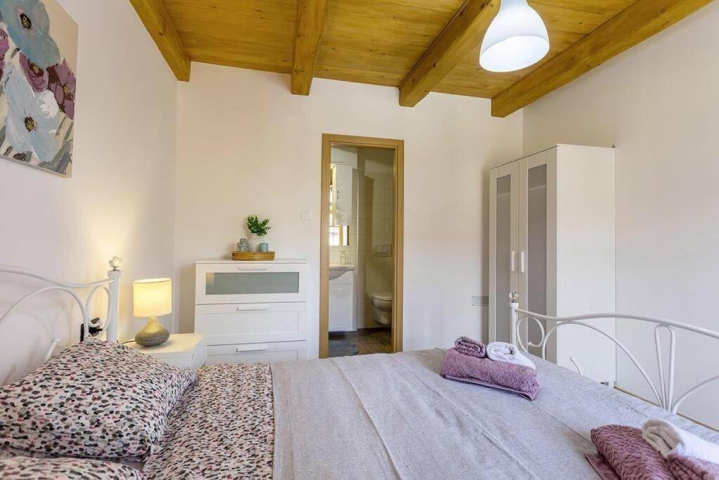 House Kristina **** Villa Burići Kültér fotó